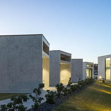 Alojamento de Acomodação e Pequeno-almoço L'ecole Eco 3*