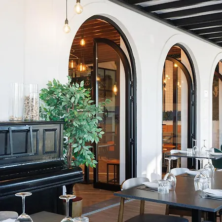 L'ecole Eco 3*
