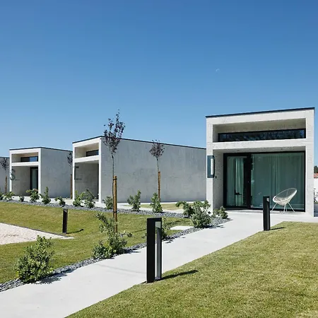Alojamento de Acomodação e Pequeno-almoço L'ecole Eco 3*
